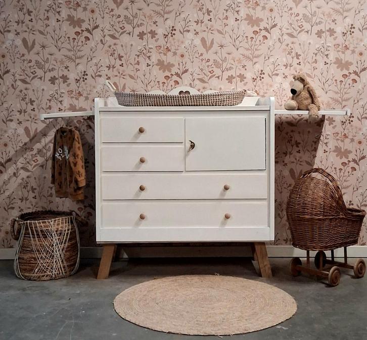 Vintage commode babykamer hout uniek - in kleur naar wens, Kinderen en Baby's, Kinderkamer | Commodes en Kasten, 90 tot 105 cm