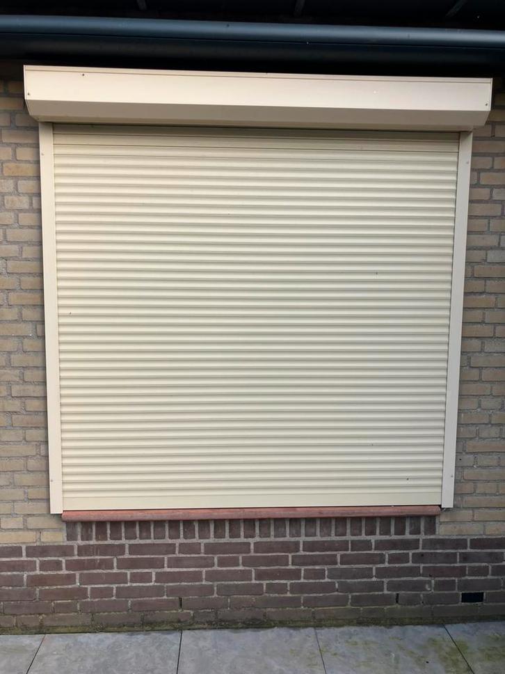 Rolluiken, Doe-het-zelf en Verbouw, Rolluiken, Gebruikt, 150 tot 200 cm, 100 tot 150 cm, Crème of Beige, Ophalen of Verzenden
