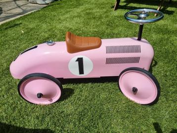 Loopauto roze racewagen beschikbaar voor biedingen