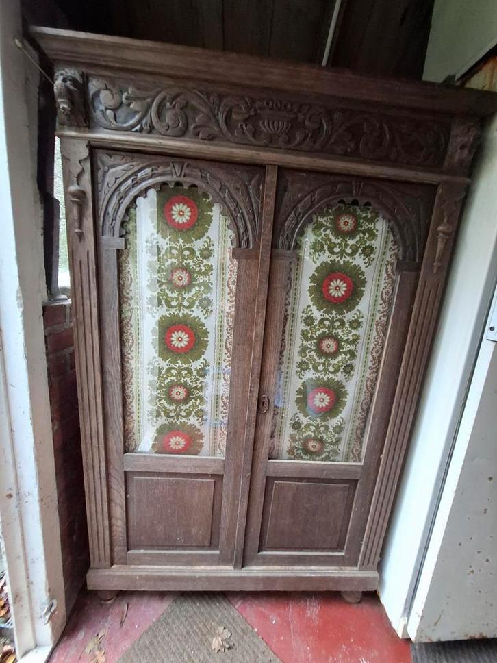 Oude Antieke Kast met Snijwerk, Antiek en Kunst, Antiek | Meubels | Kasten, Ophalen