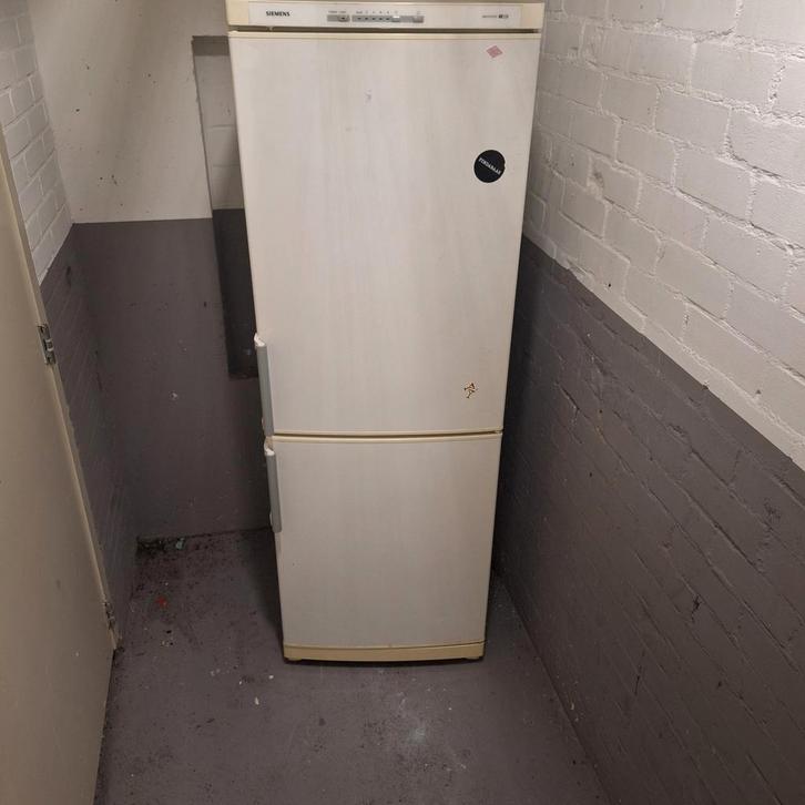 Nette Siemens Koelkast met Vriesvak - KG31V420/01 (bezorging, Huis en Inrichting, Keuken | Keukenelementen, 50 tot 100 cm, 50 tot 75 cm