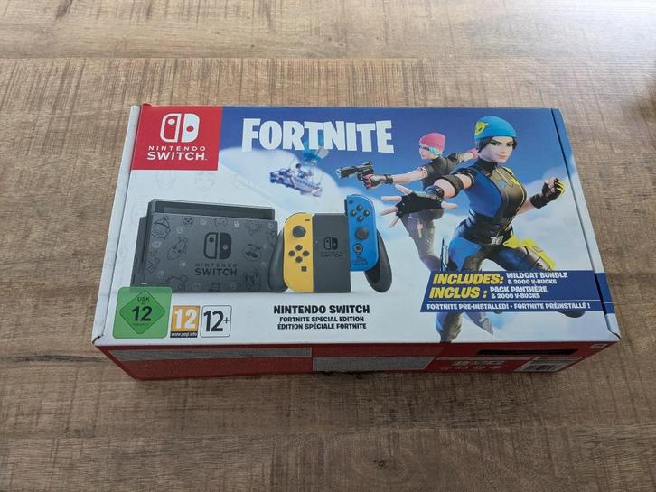 Nintendo Switch Fortnite Edition Wildcat Bundle (geen code), Spelcomputers en Games, Spelcomputers | Nintendo Switch, Gebruikt
