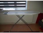 Strijkijzer Tafel

met hoes, Ophalen, Zo goed als nieuw, Draadloos strijkijzer