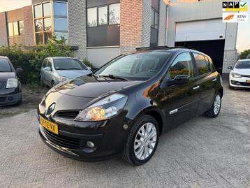 Renault Clio 1.4-16V Rip Curl 5-Deurs Pano Airco Nap beschikbaar voor biedingen