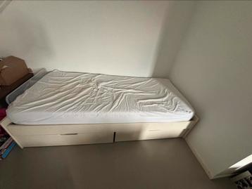 Gratis 1-persoonsbed met lades & lattenbodem beschikbaar voor biedingen