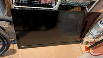 LG tv, oud maar werkt nog prima, mag weg voor weinig beschikbaar voor biedingen