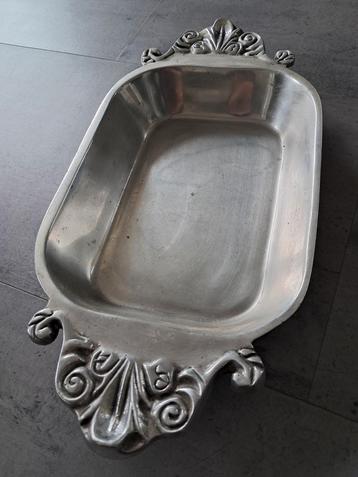 Schaal 45 cm x 22 cm  beschikbaar voor biedingen