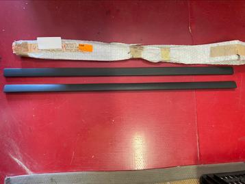 2x deursierlijsten Ford Focus 2 ford Focus c-Max beschikbaar voor biedingen