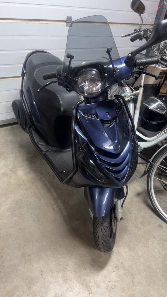 Piaggio zip 4t 50cc, Fietsen en Brommers, Ophalen, Maximaal 45 km/u, Zip, Zo goed als nieuw