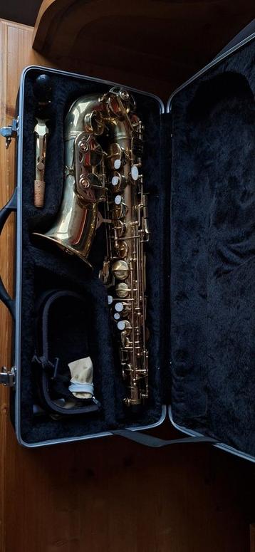 Alt Saxofoon met harde koffer in goede staat beschikbaar voor biedingen