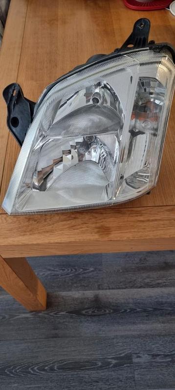 Koplamp opel meriva beschikbaar voor biedingen
