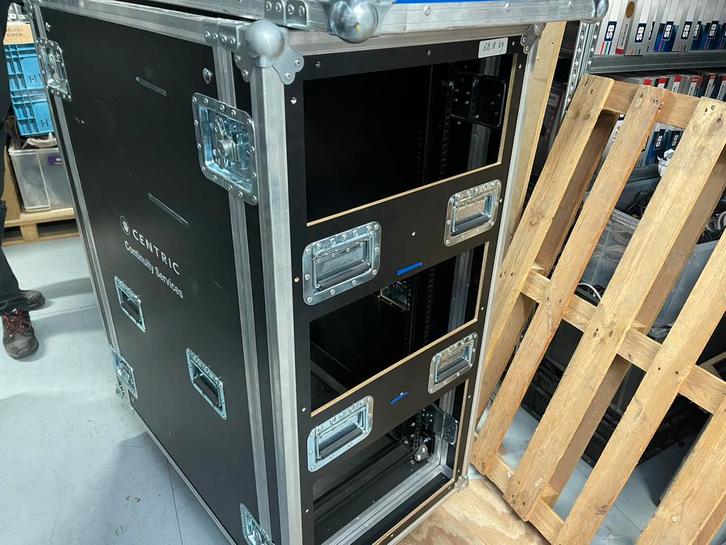 19Inch Flightcase Rack 24He Geveerd 70 tussen Rails Case 15, Muziek en Instrumenten, Behuizingen en Koffers, Zo goed als nieuw