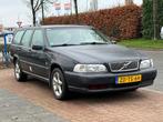 Volvo V70 2.5 Sports-Line, Gebruikt, Lederen bekleding, 1600 kg, 500 kg