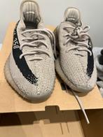 Yeezy sneakers, Ophalen of Verzenden, Zo goed als nieuw, Hardloopschoenen, Overige merken