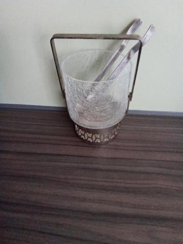 Ijs emmer en ijstang, glas beschikbaar voor biedingen