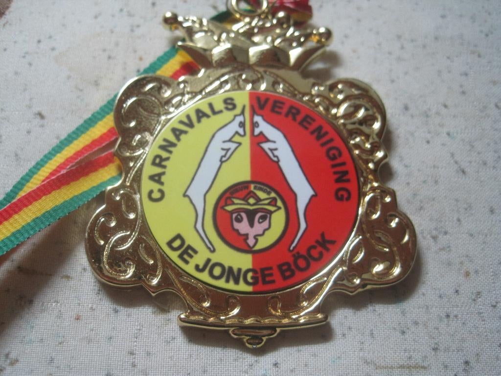 carnavals medaille jonge bock nieuw einde, Ophalen of Verzenden, Overige materialen