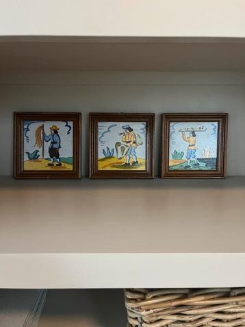 Set 3 Delfts Blauwe Tegeltableaus in Lijstjes beschikbaar voor biedingen
