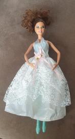 Barbie Mattel 2010, blauwe benen en spitzen en turnpakje., Ophalen of Verzenden, Zo goed als nieuw, Barbie