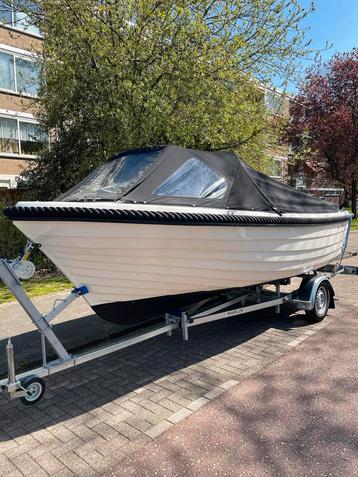 Oud huyzer Nette boot met 20pk motor - weinig gebruikt! beschikbaar voor biedingen