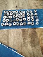 50 verschillende spoeltjes van verschillende machines, Hobby en Vrije tijd, Naaimachines en Toebehoren, Ophalen of Verzenden, Zo goed als nieuw