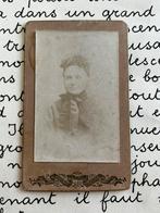 Oude foto op karton - CDV - Dame, Verzamelen, Foto's en Prenten, Gebruikt, Foto, Ophalen of Verzenden, Voor 1940