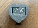 Houten kalender hart grijs hout / datum blok, Diversen, Kalenders, Ophalen, Zo goed als nieuw