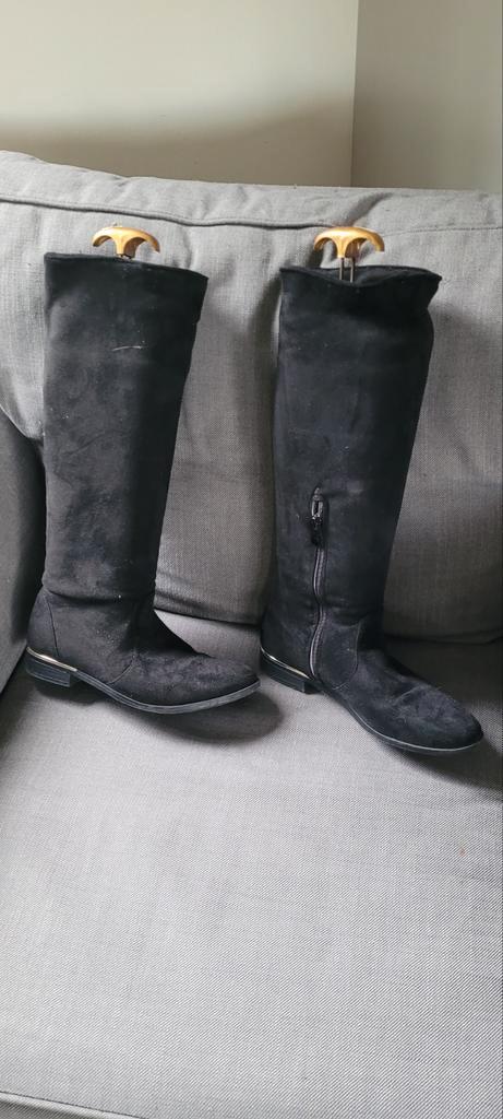 Zwarte Hoge Laarzen Maat 39, Kleding | Dames, Schoenen, Gedragen, Hoge laarzen, Zwart, Ophalen of Verzenden