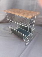 Vintage Mid Century Lectuurtafeltje Krantenbak Bijzettafel, 45 tot 60 cm, Minder dan 55 cm, Gebruikt, Metaal of Aluminium