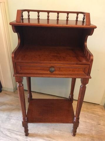Houten Vintage /Antieke Telefoontafeltje/Haltafeltje. beschikbaar voor biedingen