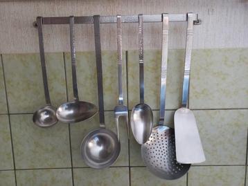 sola 7 delig lepelrek hamerslag motief beschikbaar voor biedingen