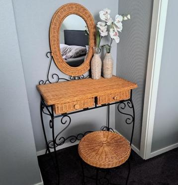Kaptafel beschikbaar voor biedingen