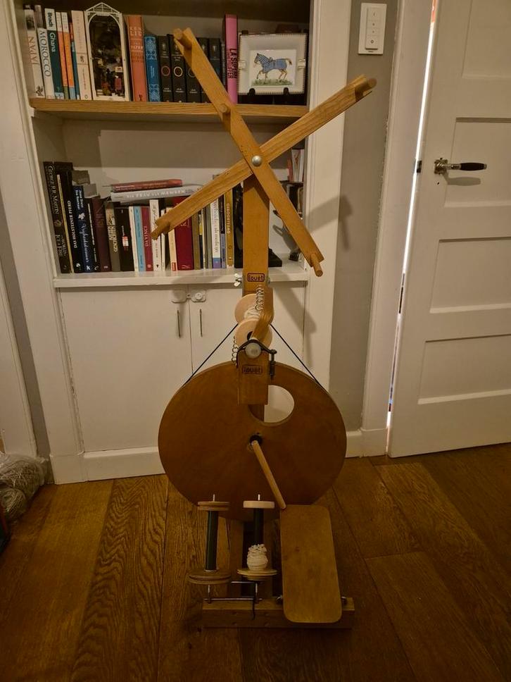 Louet S10 Spinnewiel Refurbished+Spinbenodigdheden, Hobby en Vrije tijd, Spinnewielen en Spinnen, Refurbished, Spinnewiel, Ophalen