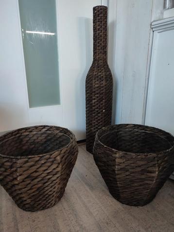 Gevlochten hyacint plantenmand 30x35 cm en vaas 90 cm beschikbaar voor biedingen