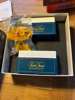 Trivial Pursuit nieuwstaat Tweede Genus Editie, Hobby en Vrije tijd, Gezelschapsspellen | Bordspellen, Vijf spelers of meer, Ophalen of Verzenden