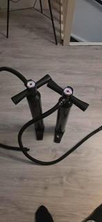 2 sup pompen met manoneter, Watersport en Boten, Suppen, Ophalen of Verzenden, Zo goed als nieuw, SUP-accessoire