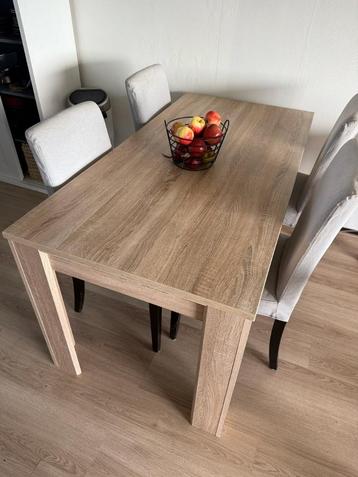 Stevige eettafel 180x90x79 cm beschikbaar voor biedingen