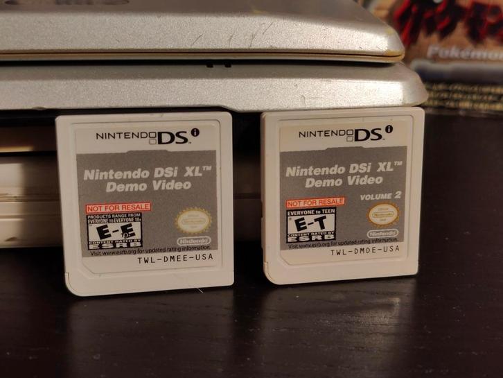 Nintendo DSi XL Demo video cartridges 1 en 2, Not for resale, Spelcomputers en Games, Games | Nintendo DS, Zo goed als nieuw, 1 speler