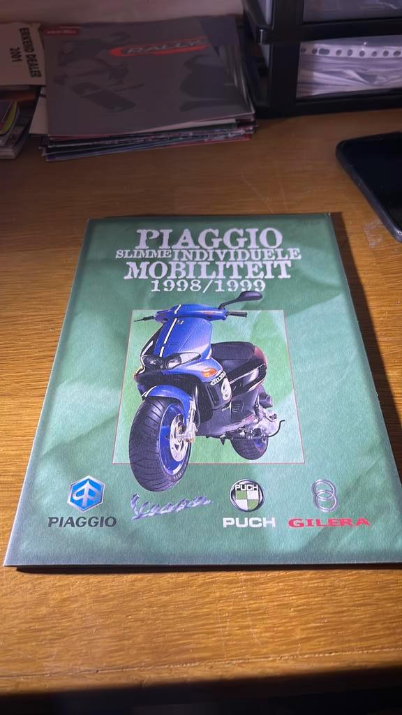 Piaggio gilera puch reclame boek, Motoren, Tuning en Styling, Ophalen of Verzenden