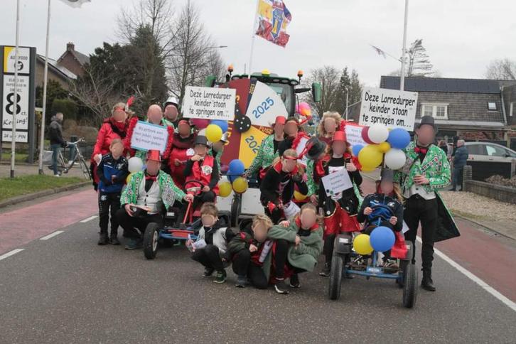 Loopgroep carnaval casino (t.e.a.b.), Kleding | Dames, Carnavalskleding en Feestkleding, Gedragen, Kleding, Carnaval, Ophalen