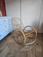 Vintage rotan schommelstoel, Huis en Inrichting, Stoelen, Ophalen, Gebruikt
