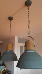 Set grijze hanglampen metaal met hout, Huis en Inrichting, Lampen | Hanglampen, Ophalen, Gebruikt, Metaal, Minder dan 50 cm