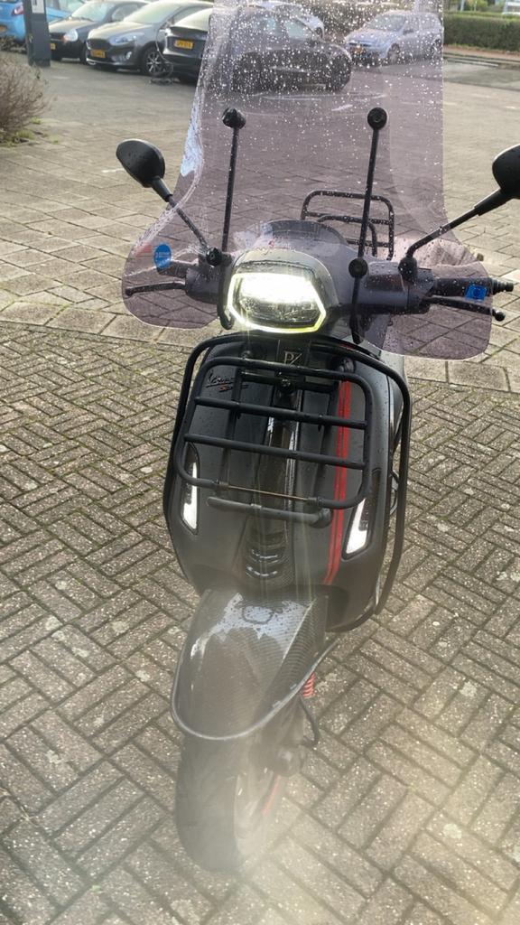 Vespa sprint full option, Fietsen en Brommers, Scooters | Vespa, Zo goed als nieuw, Vespa S, Maximaal 25 km/u, Benzine, Ophalen of Verzenden