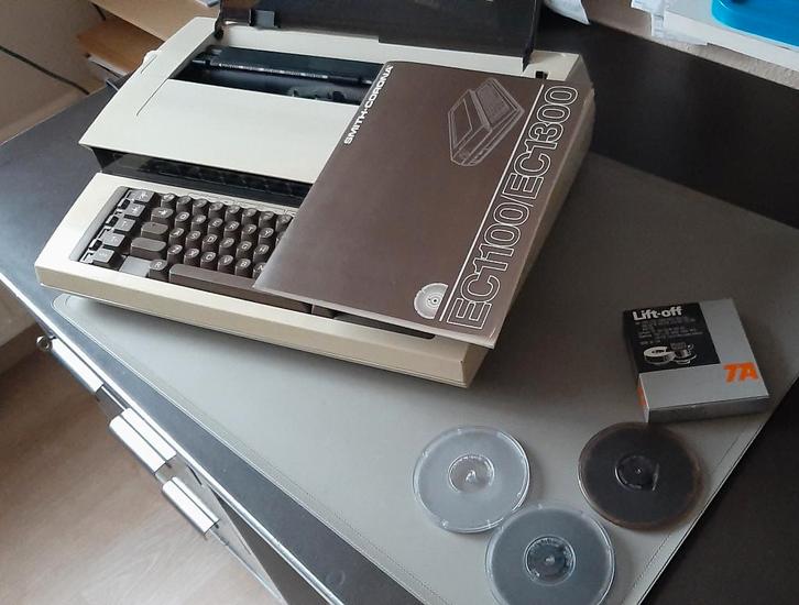 Elektrische schrijfmachine, Diversen, Typemachines, Zo goed als nieuw, Ophalen