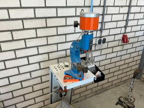 Giolletto 11A Pneumatische Vetereinde-pers op statief, Hobby en Vrije tijd, Overige Hobby en Vrije tijd, Gebruikt, Ophalen