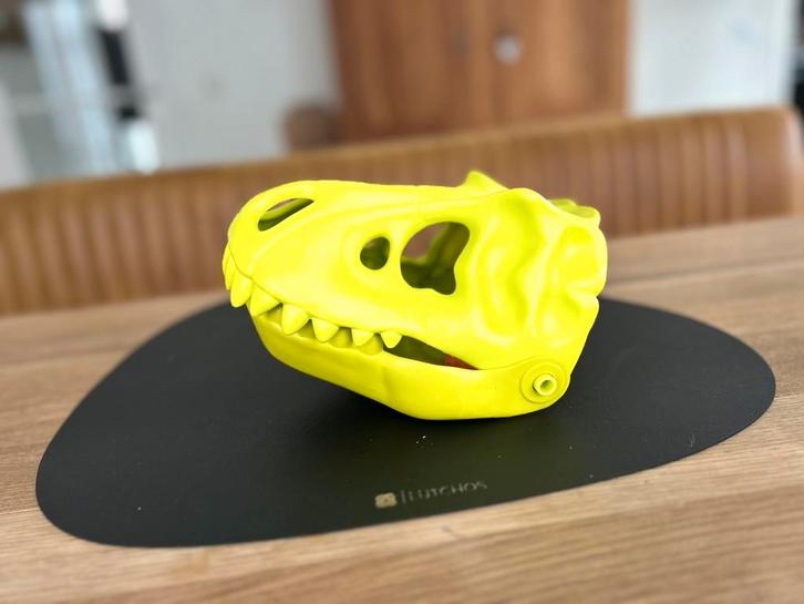 Mooie handpop van een Dino skelet hoofd van Haba SPOTPRIJS!!, Verzamelen, Poppen, Zo goed als nieuw, Pop, Levensecht of Reborn