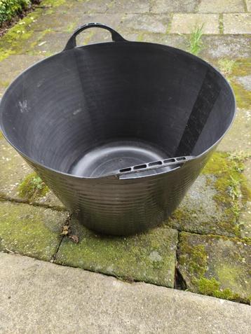 Zeer praktische kuip voor boompjes of planten ca 180 liter beschikbaar voor biedingen