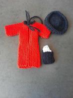 Barbie kleding gebreid Jas, hoed en tas, Verzamelen, Ophalen of Verzenden, Gebruikt, Kleertjes