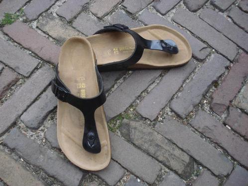 GRATIS VERZENDEN ZWARTE LAK GIZEH BIRKENSTOCKS MT 42, Kleding | Dames, Schoenen, Nieuw, Slippers, Zwart, Verzenden