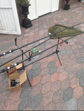 Complete karper set hengels molens rodpod enz nieuwe set beschikbaar voor biedingen