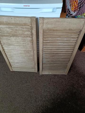 Louvre luiken 77 x 38 cm, 2 cm dik. Twee stuks beschikbaar voor biedingen